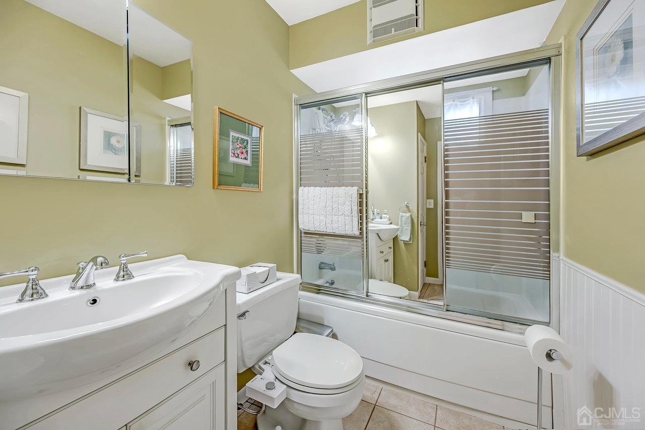 71 Half Acre Road Jamesburg, NJ 08831 - Photo 18 of 31 Gallery Image 18