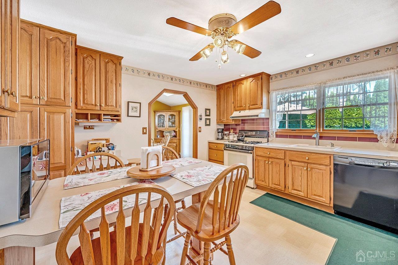 71 Half Acre Road Jamesburg, NJ 08831 - Photo 10 of 31 Gallery Image 10