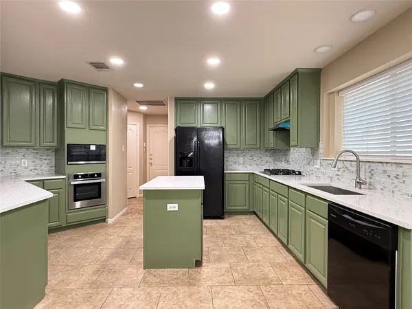 $2,695 | 10013 Valona Drive, Austin, TX 78717