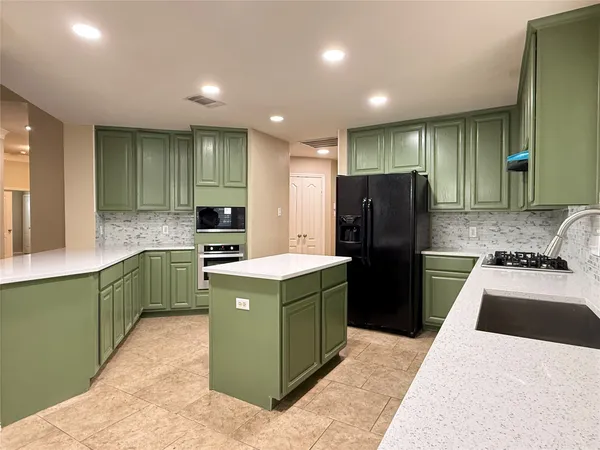 $2,695 | 10013 Valona Drive, Austin, TX 78717