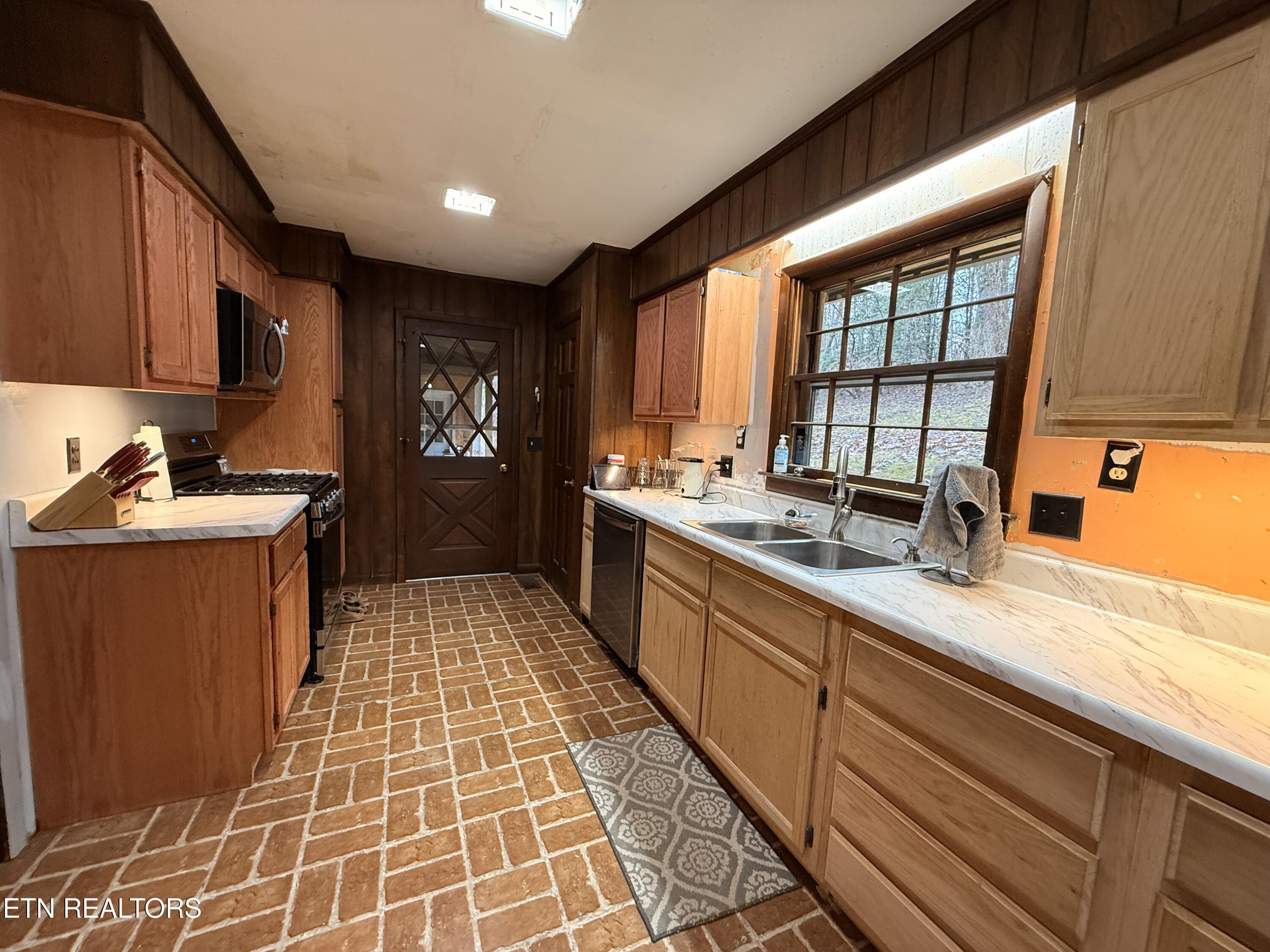 788 Dooley Hollow Road Ewing, VA 24248 - Photo 11 of 46 IMG_6392