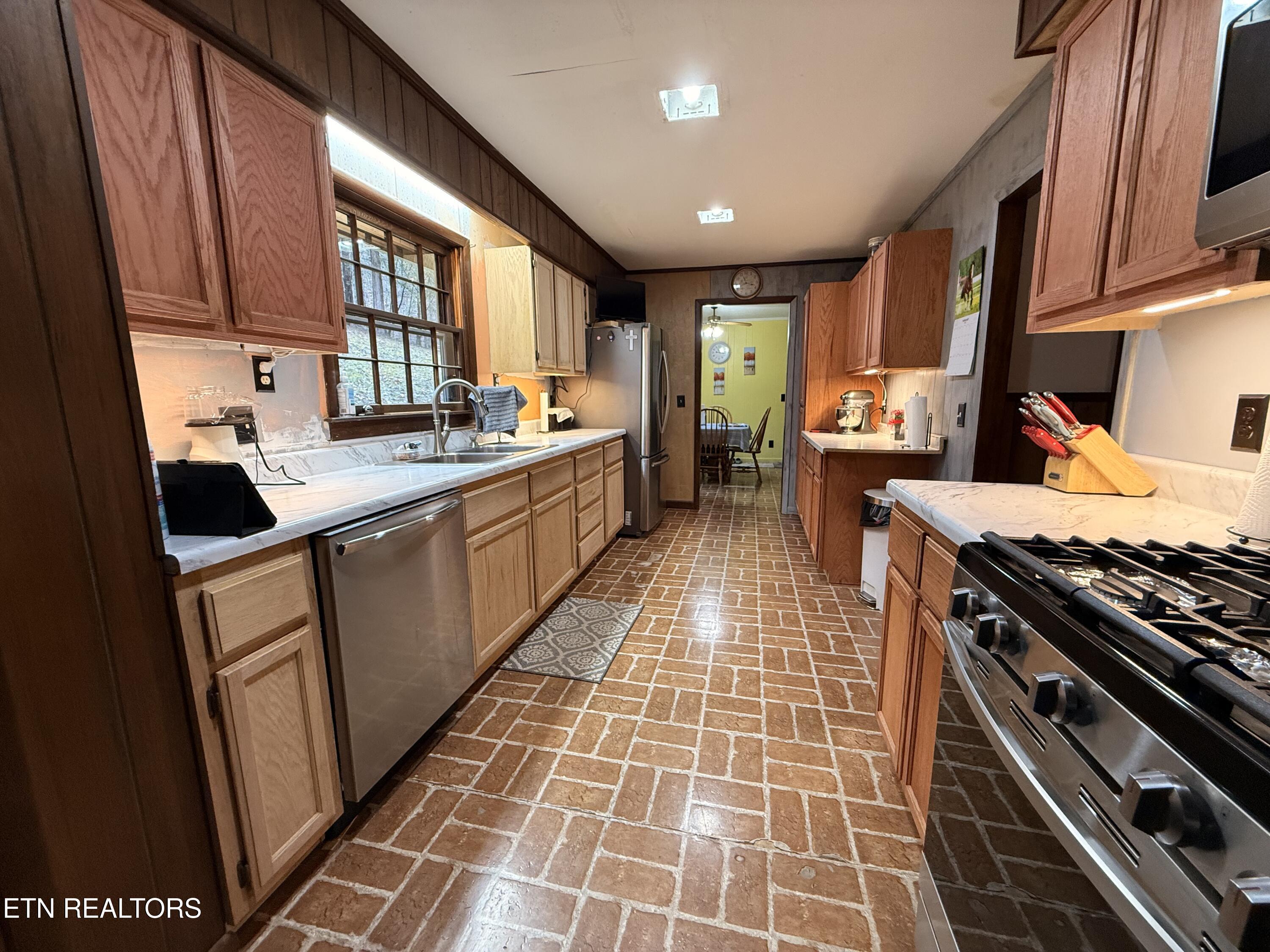 788 Dooley Hollow Road Ewing, VA 24248 - Photo 9 of 46 IMG_6394