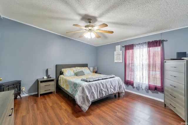 $190,000 | 602 South Mill Street, Owensville, IN 47665