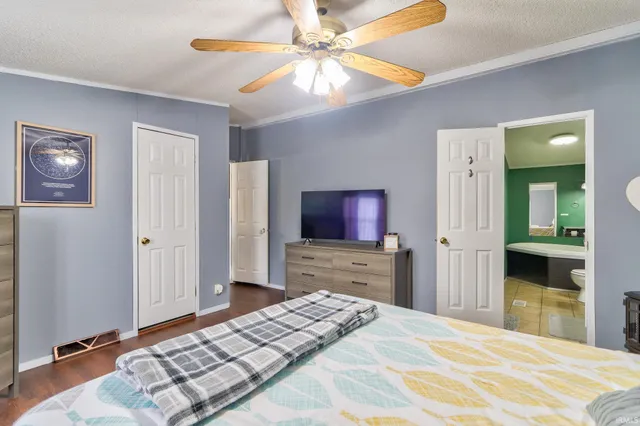 $190,000 | 602 South Mill Street, Owensville, IN 47665