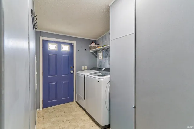 $190,000 | 602 South Mill Street, Owensville, IN 47665