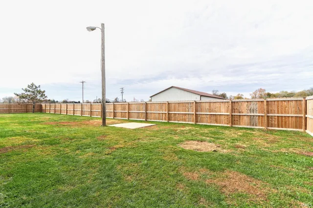 $190,000 | 602 South Mill Street, Owensville, IN 47665