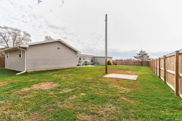 $190,000 | 602 South Mill Street, Owensville, IN 47665