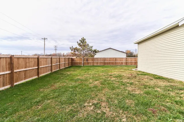 $190,000 | 602 South Mill Street, Owensville, IN 47665