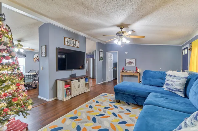 $190,000 | 602 South Mill Street, Owensville, IN 47665