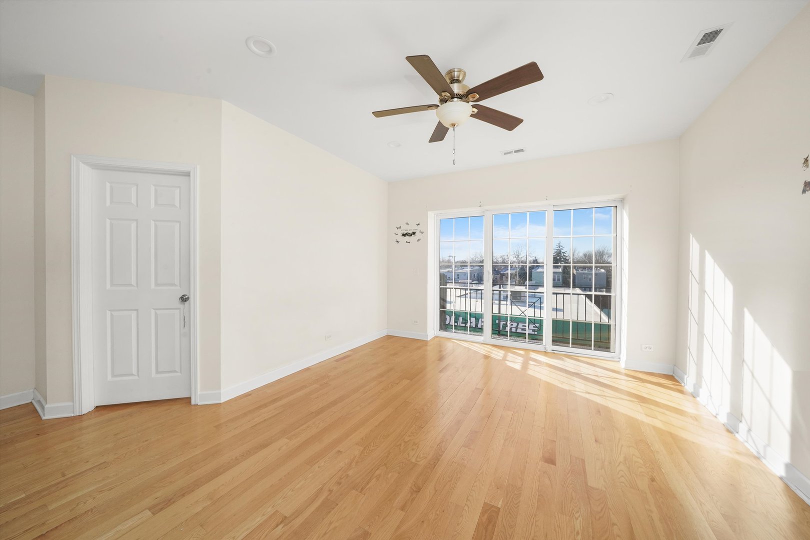 4917 North Pulaski Road, Unit 3 Chicago, IL 60630 - Photo 5 of 18 Gallery Image 5