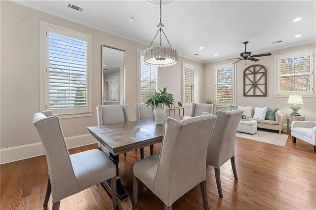 a very nice looking room with a chair