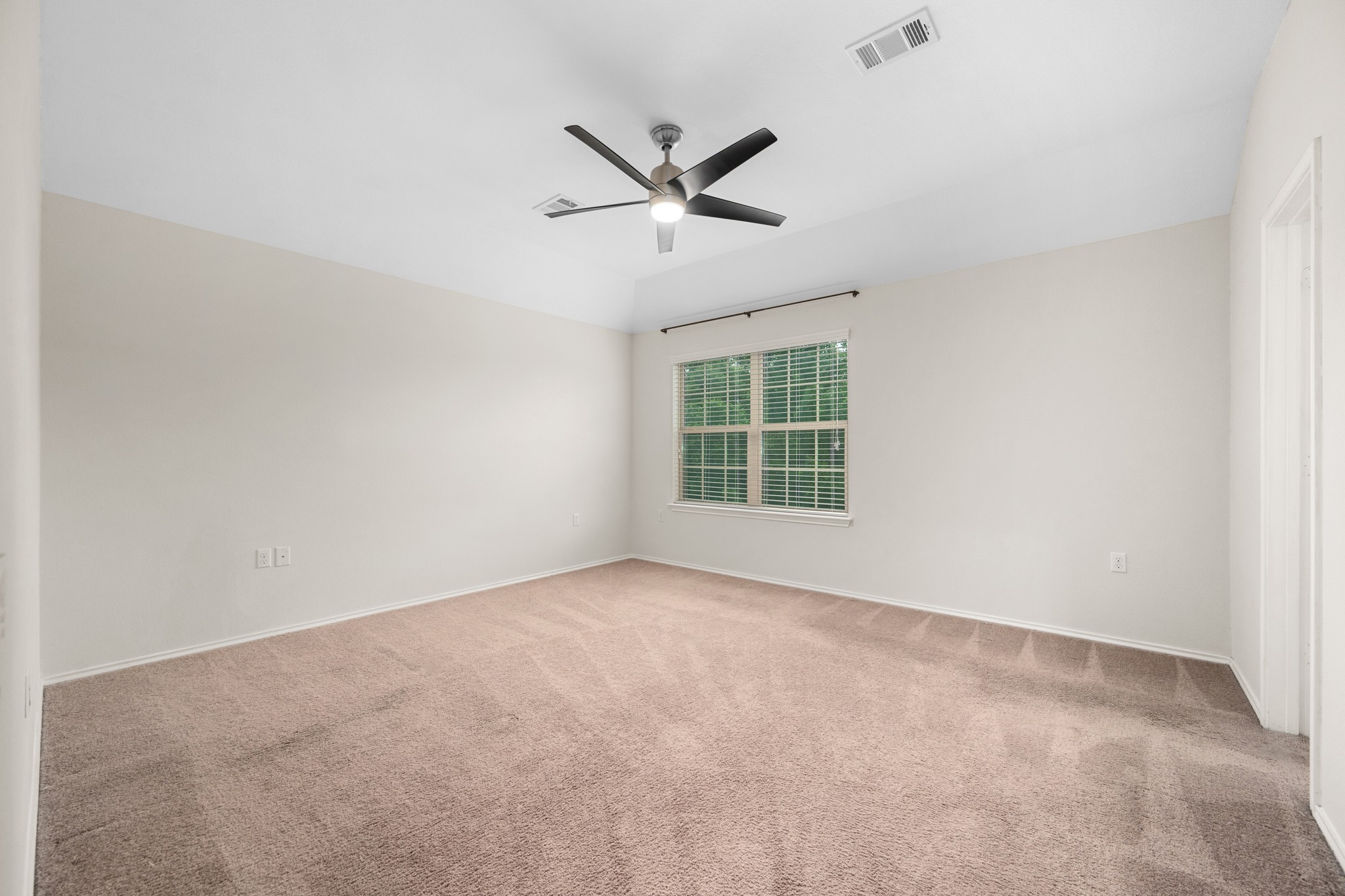 7108 Crestone Road Austin, TX 78744 - Photo 16 of 34