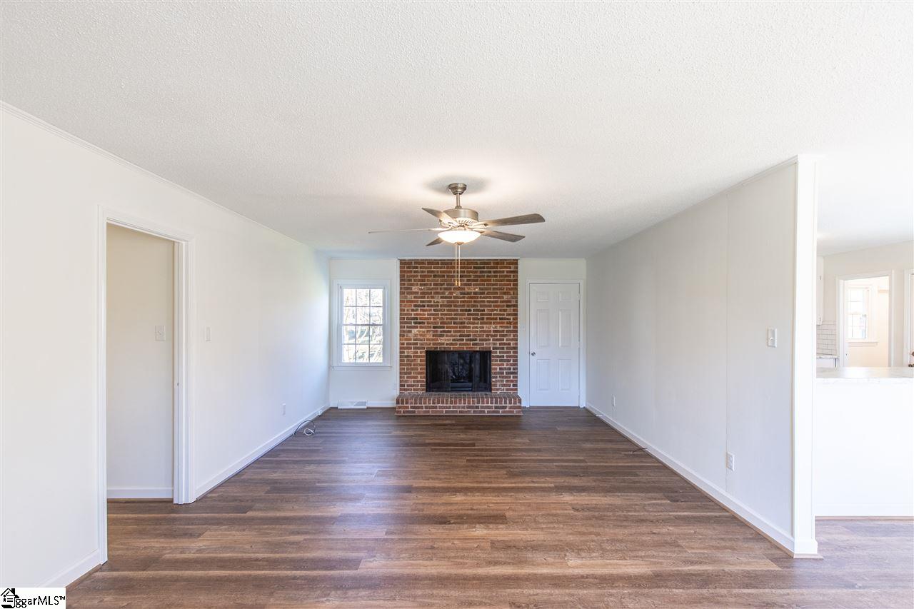 518 Longview Terrace Greer, SC 29650 - Photo 5 of 34 Gallery Image 5