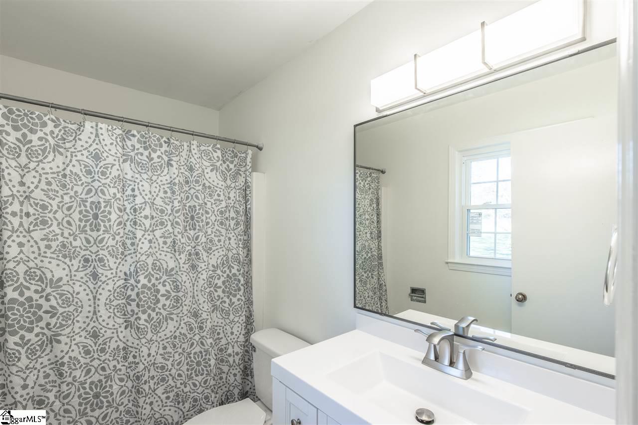 518 Longview Terrace Greer, SC 29650 - Photo 8 of 34 Gallery Image 8