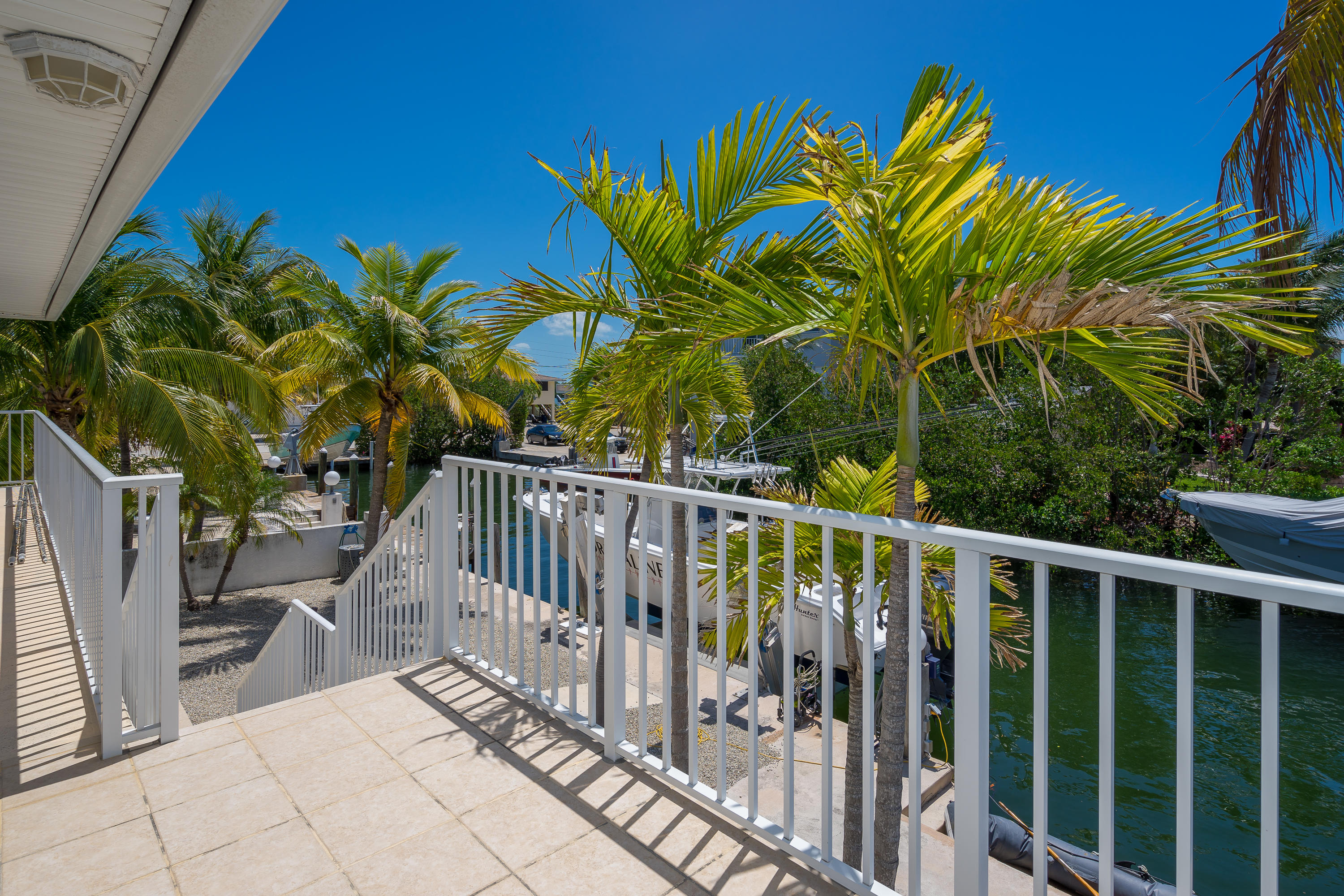 169 Sandy Avenue Marathon, FL 33050 - Photo 16 of 47 Stairs