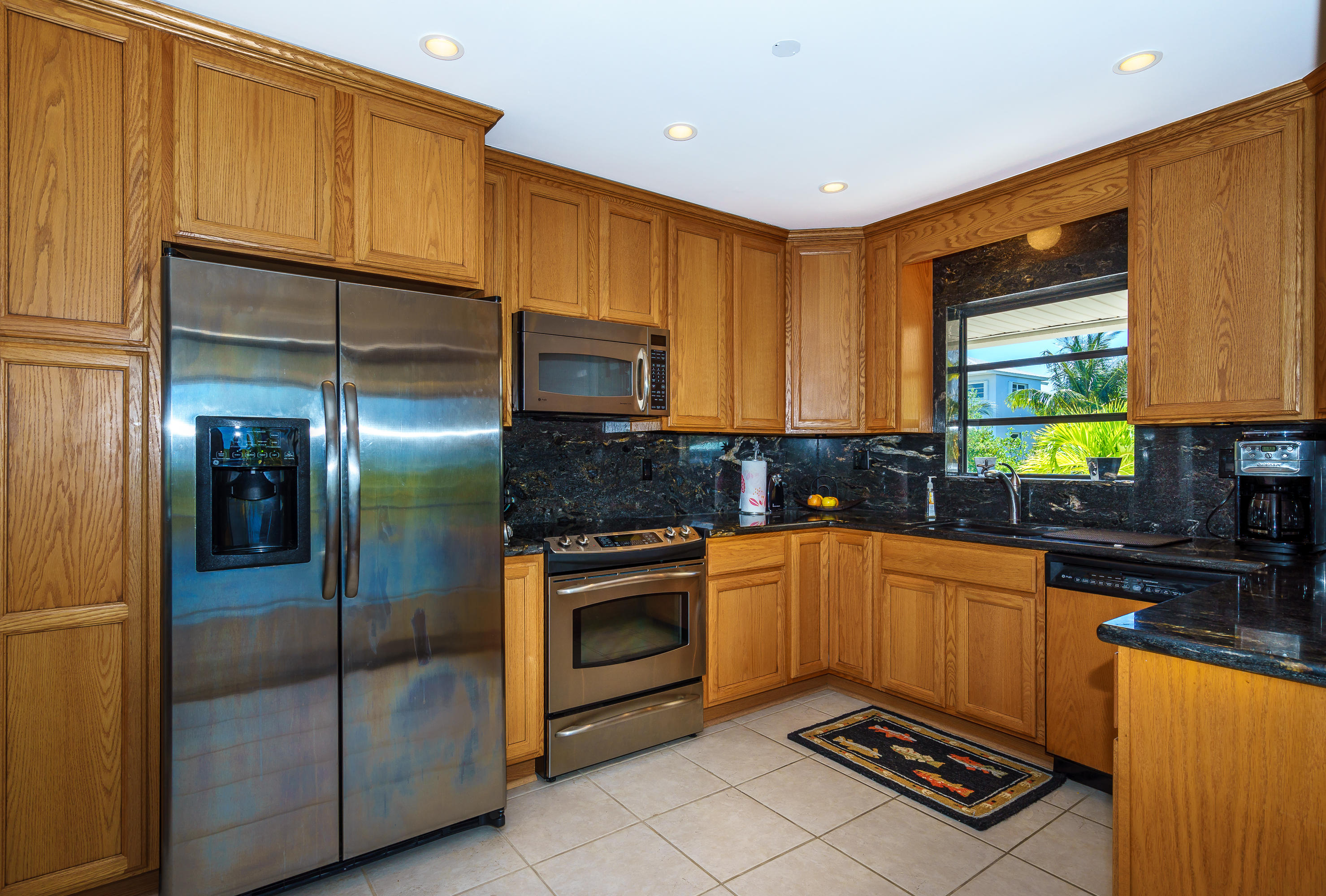 169 Sandy Avenue Marathon, FL 33050 - Photo 37 of 47 Kitchen