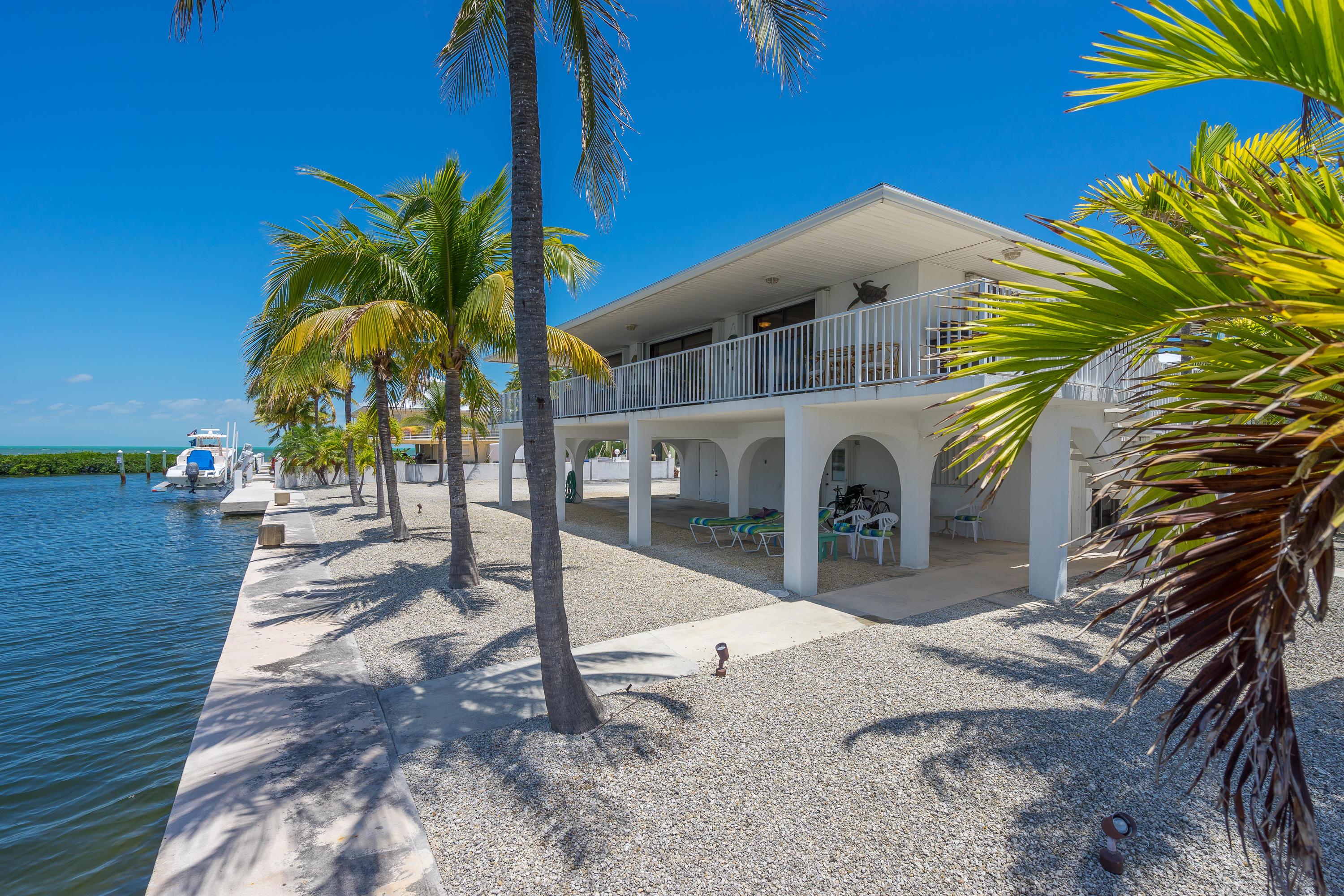 169 Sandy Avenue Marathon, FL 33050 - Photo 7 of 47 Shady Patios