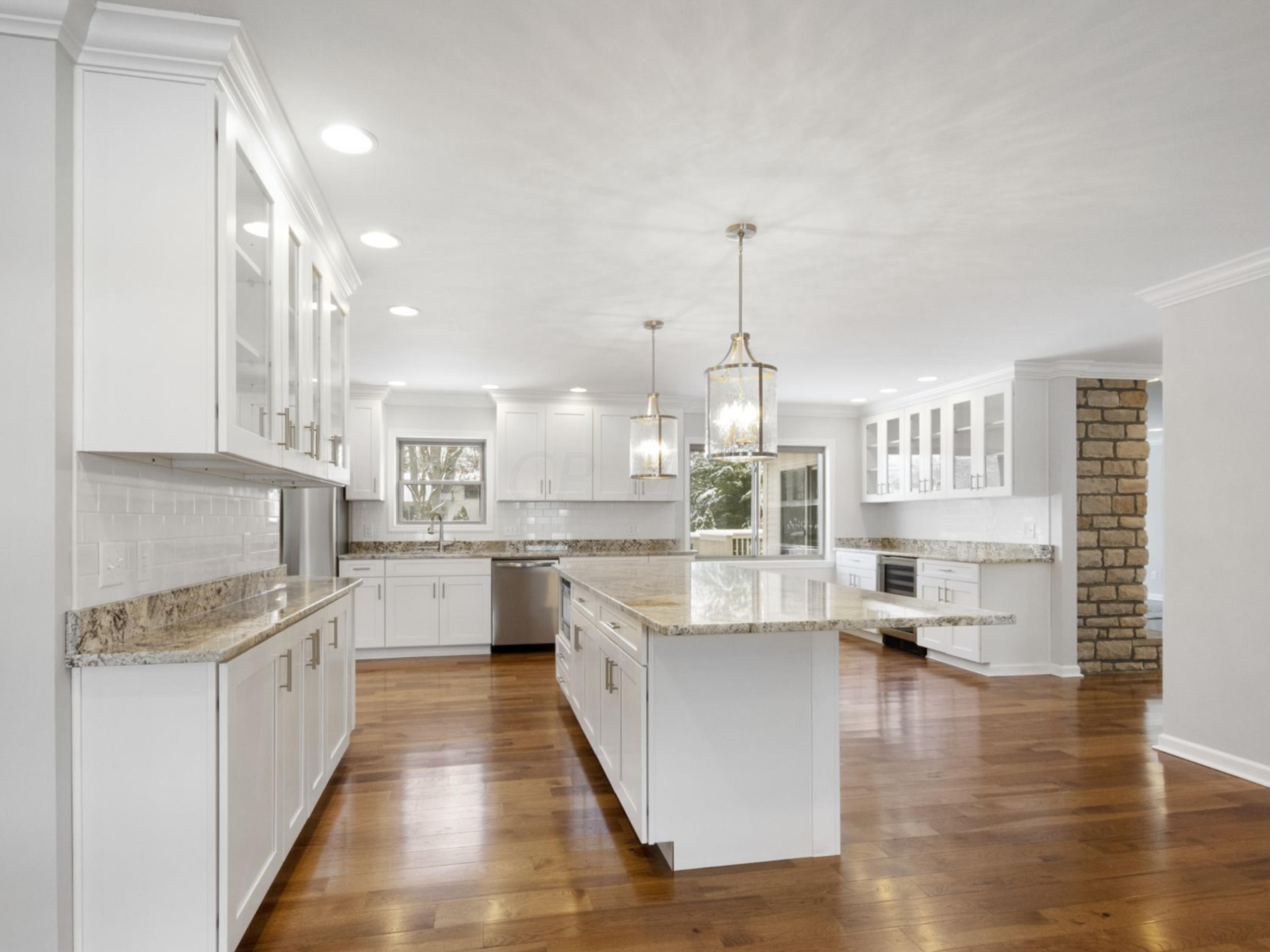 3068 Wareham Road Upper Arlington, OH 43221 - Photo 2 of 27