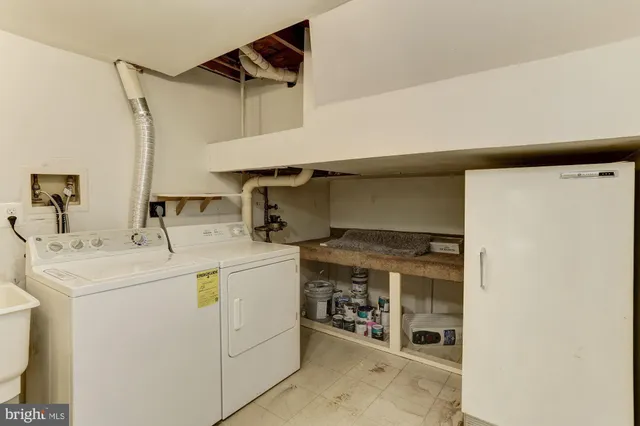 $4,400 | 10107 Galsworthy Place, Bethesda, MD 20817