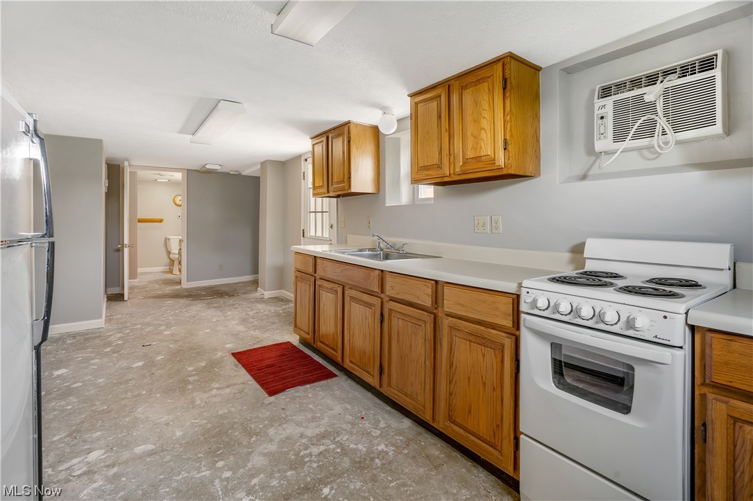 808 East Waterloo Road Akron, OH 44306 - Photo 19 of 31 kitchen