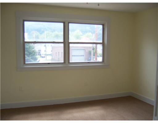 1 Riverside Court Blawnox, PA 15238 - Photo 4 of 6 Bedroom.