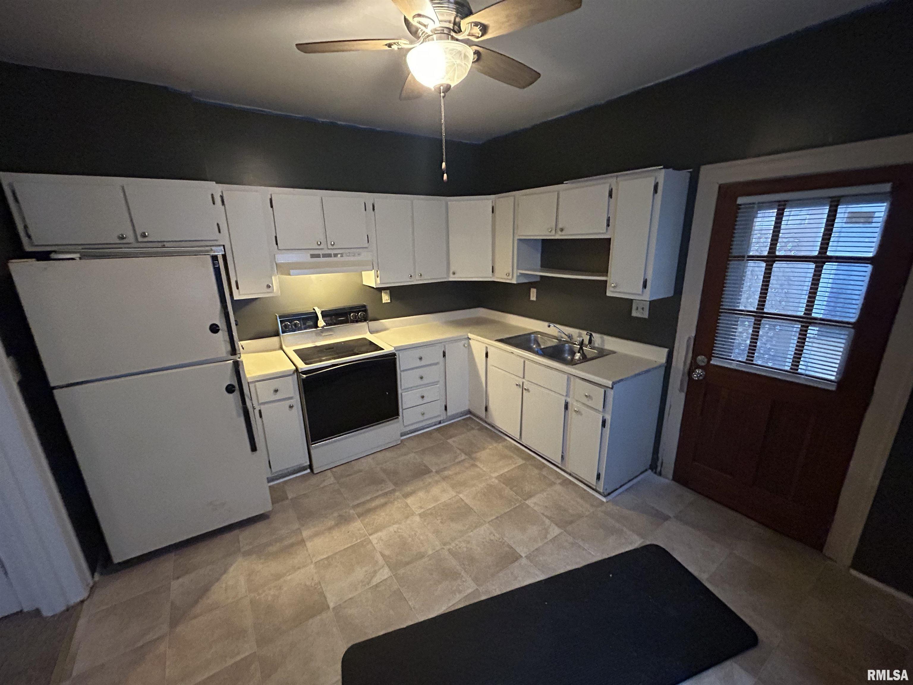 636 West Fayette Avenue Springfield, IL 62704 - Photo 2 of 8