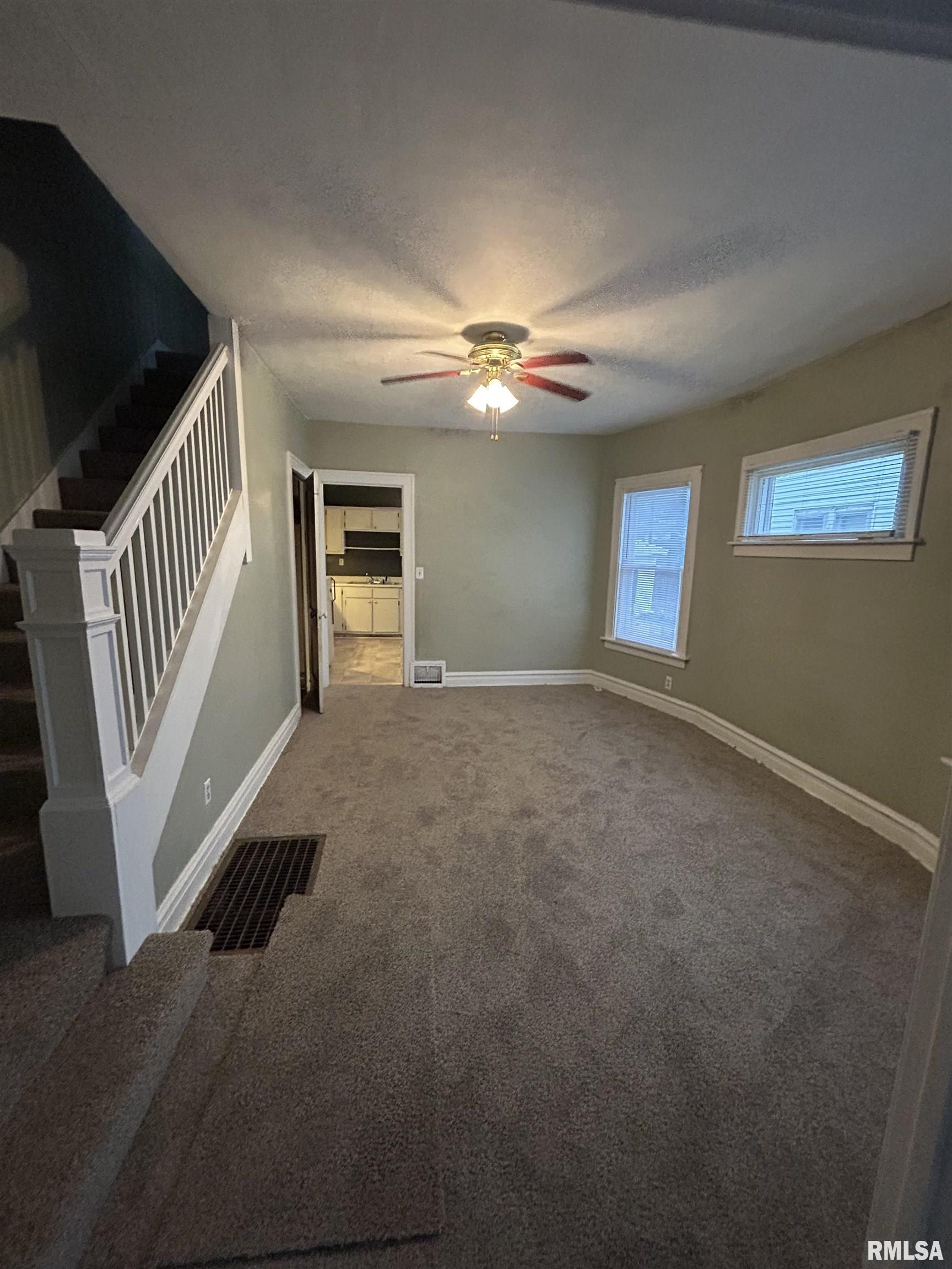 636 West Fayette Avenue Springfield, IL 62704 - Photo 3 of 8