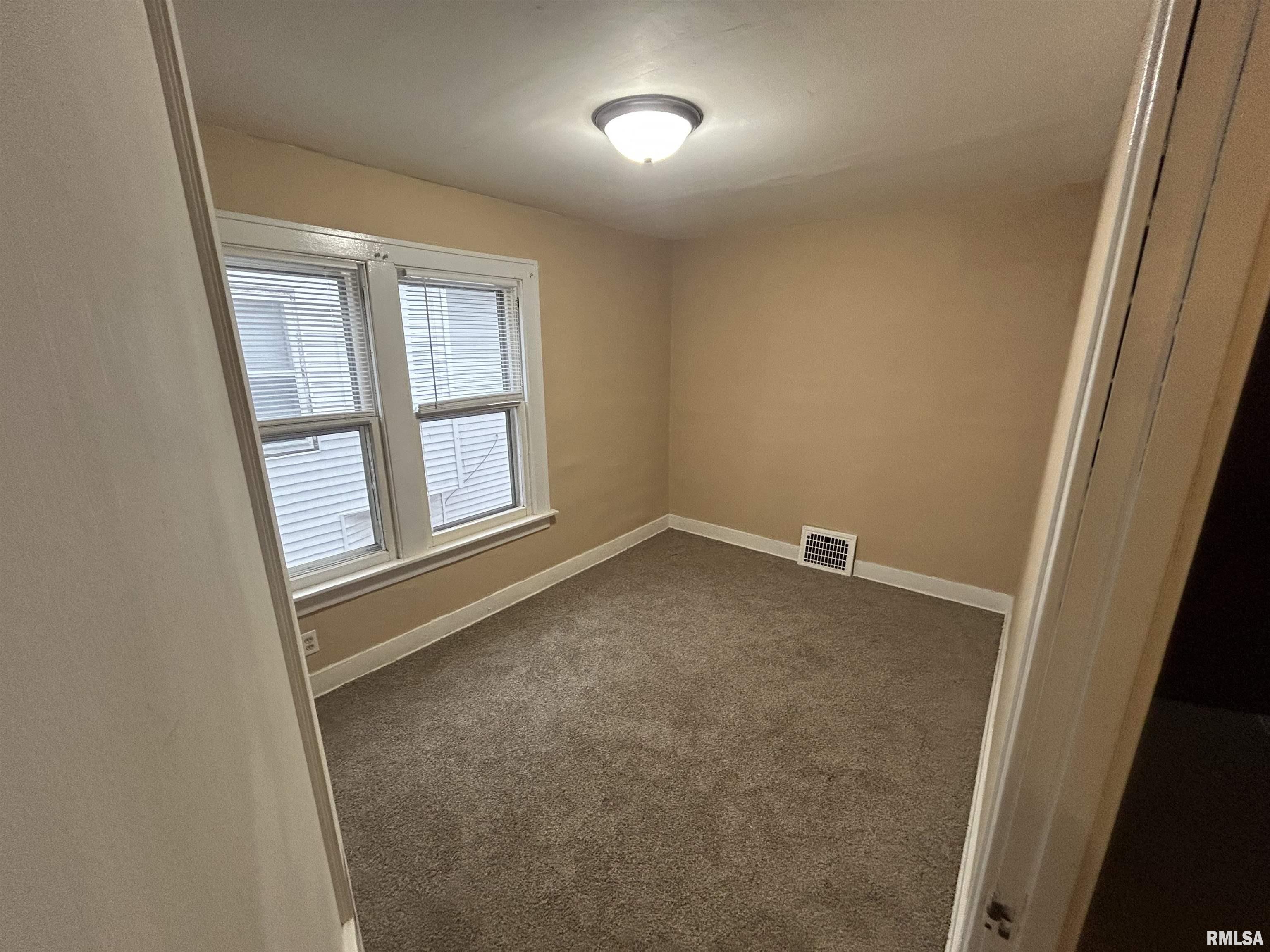 636 West Fayette Avenue Springfield, IL 62704 - Photo 6 of 8