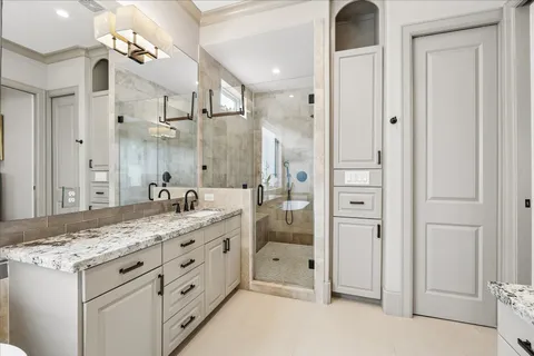 $899,000 | 1525 Early Lane, Houston, TX 77055