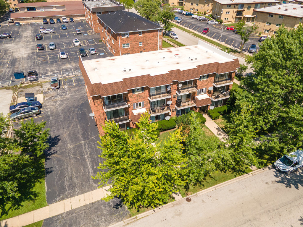 3756 West 120th Street, Unit 3A Alsip, IL 60803 - Photo 20 of 27 an aerial view of a house