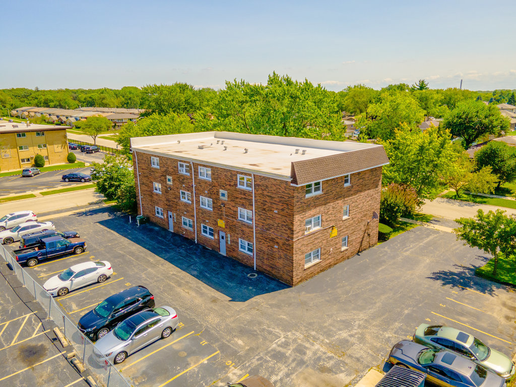 3756 West 120th Street, Unit 3A Alsip, IL 60803 - Photo 22 of 27 an aerial view of a house with outdoor space