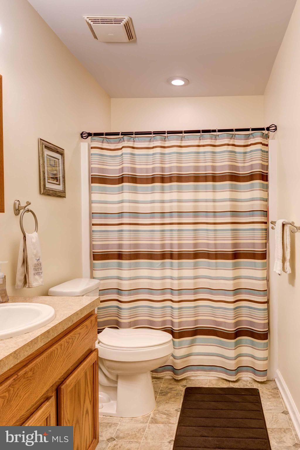 2209 Flag Marsh Road Mount Airy, MD 21771 - Photo 18 of 28 Hall Bath