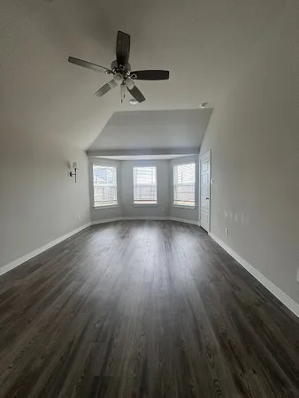 $2,600 | 5017 Evergreen Drive, La Marque, TX 77568
