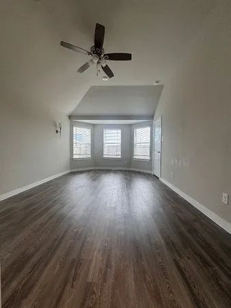 $2,600 | 5017 Evergreen Drive, La Marque, TX 77568