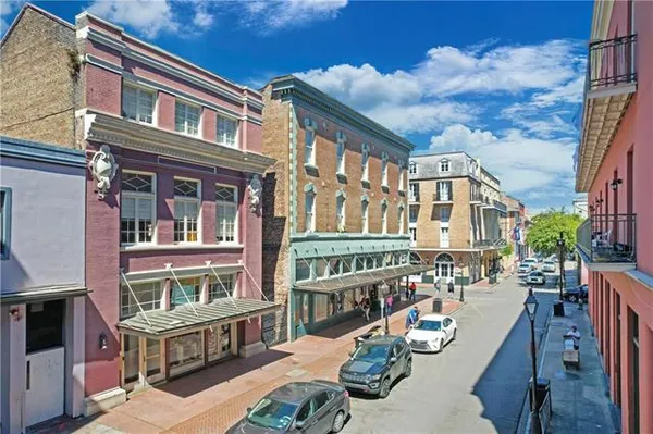 $2,500 | 237 Dauphine Street, Unit 7, New Orleans, LA 70112