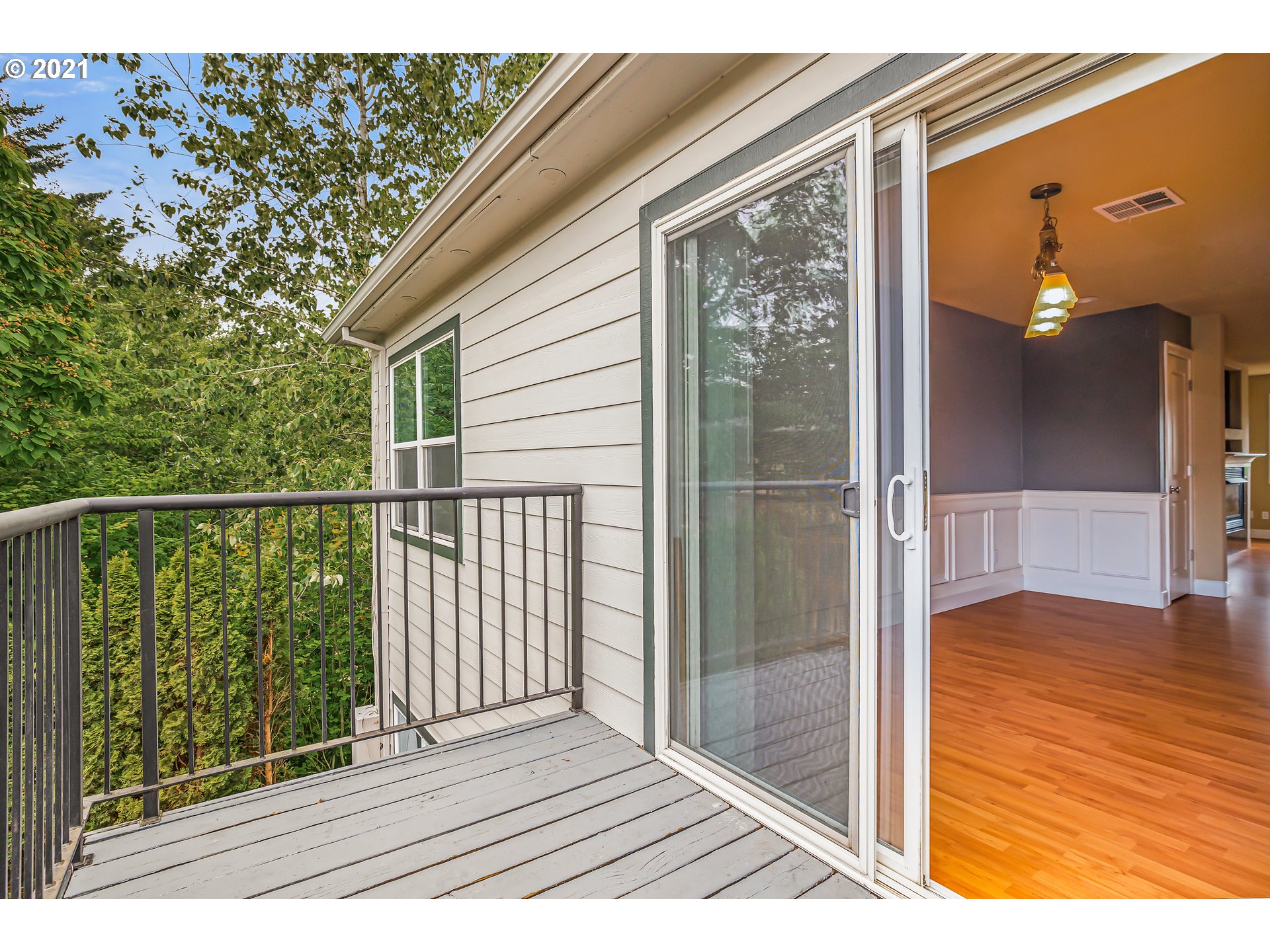 9752 Southwest 34th Place, Unit 3 Portland, OR 97219 - Photo 11 of 32 Gallery Image 11