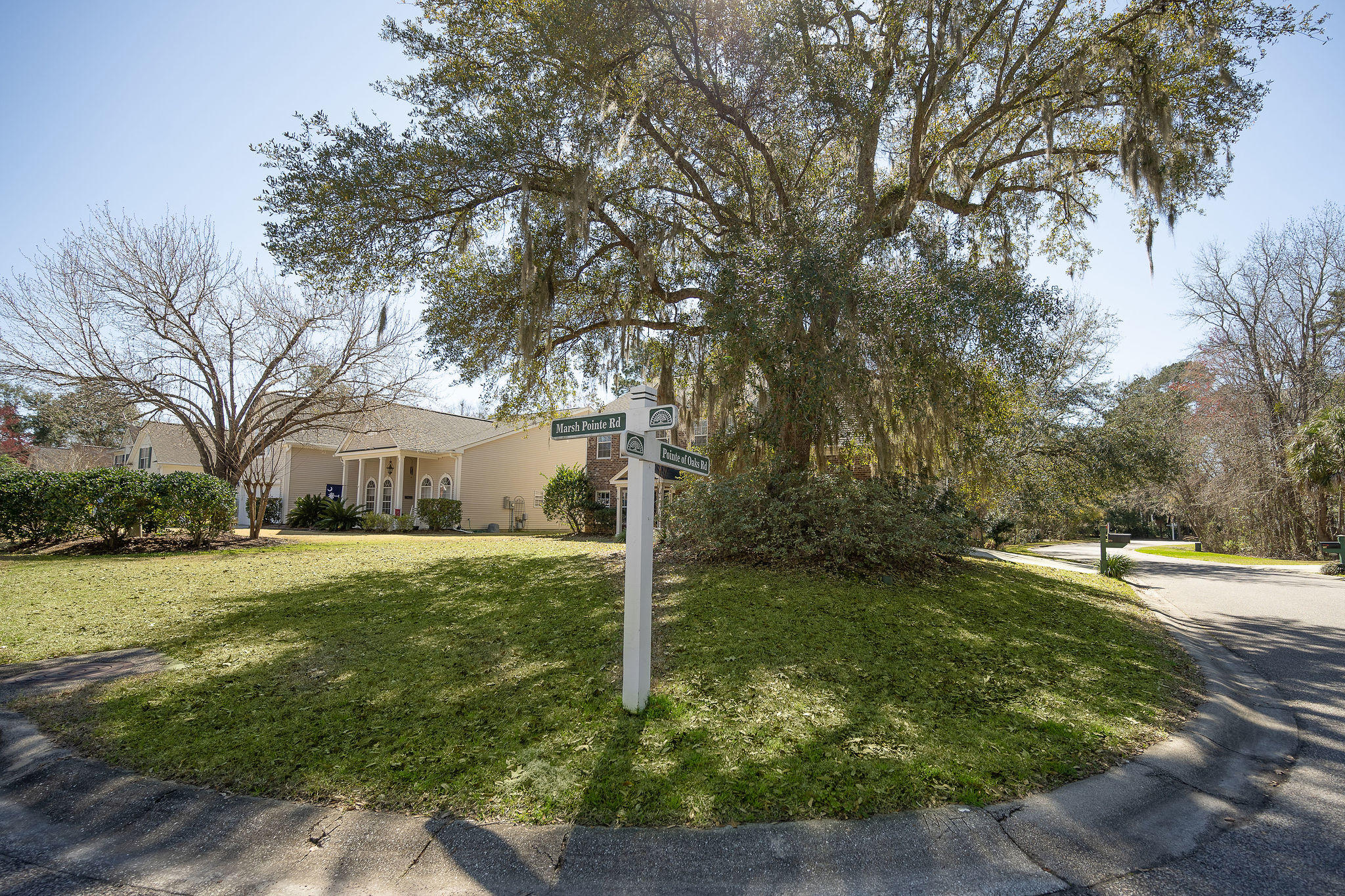 573 Pointe Of Oaks Road Summerville, SC 29485 - Photo 3 of 31 573