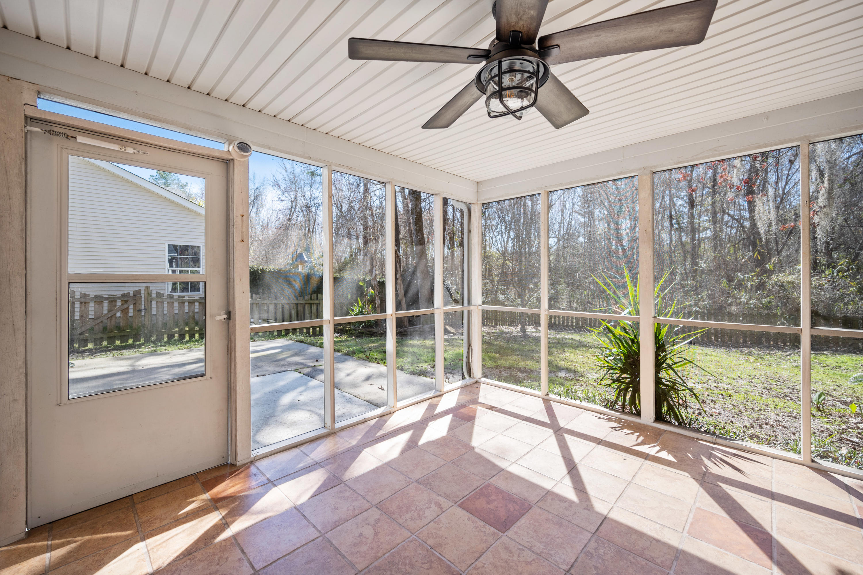 573 Pointe Of Oaks Road Summerville, SC 29485 - Photo 28 of 31 573
