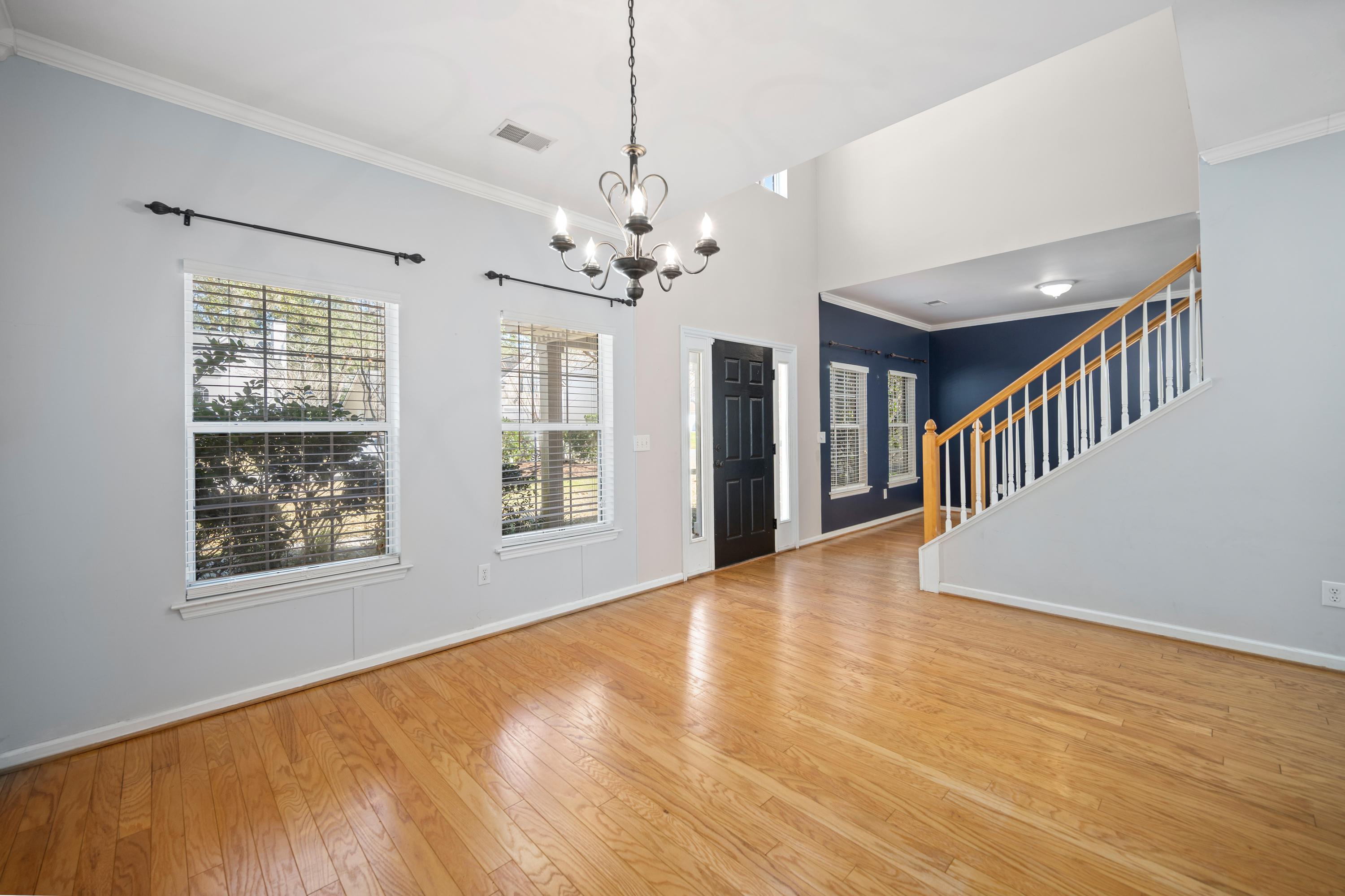 573 Pointe Of Oaks Road Summerville, SC 29485 - Photo 5 of 31 573