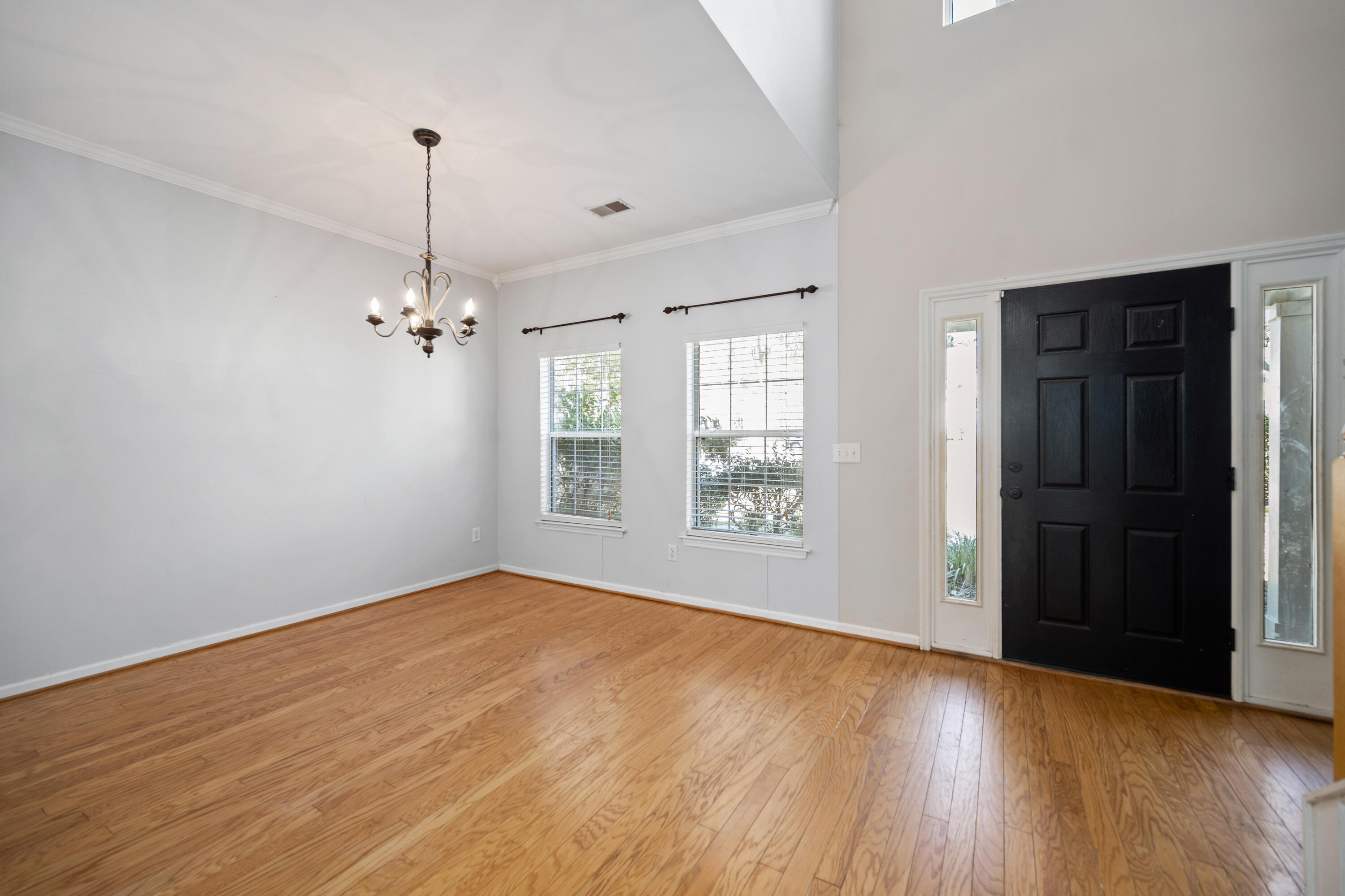 573 Pointe Of Oaks Road Summerville, SC 29485 - Photo 6 of 31 573