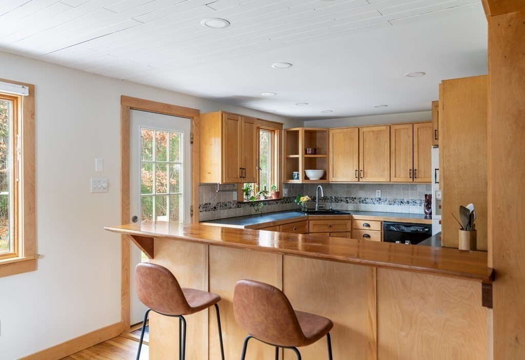 3 Spring Street Plympton, MA 02367 - Photo 8 of 19 Gallery Image 8