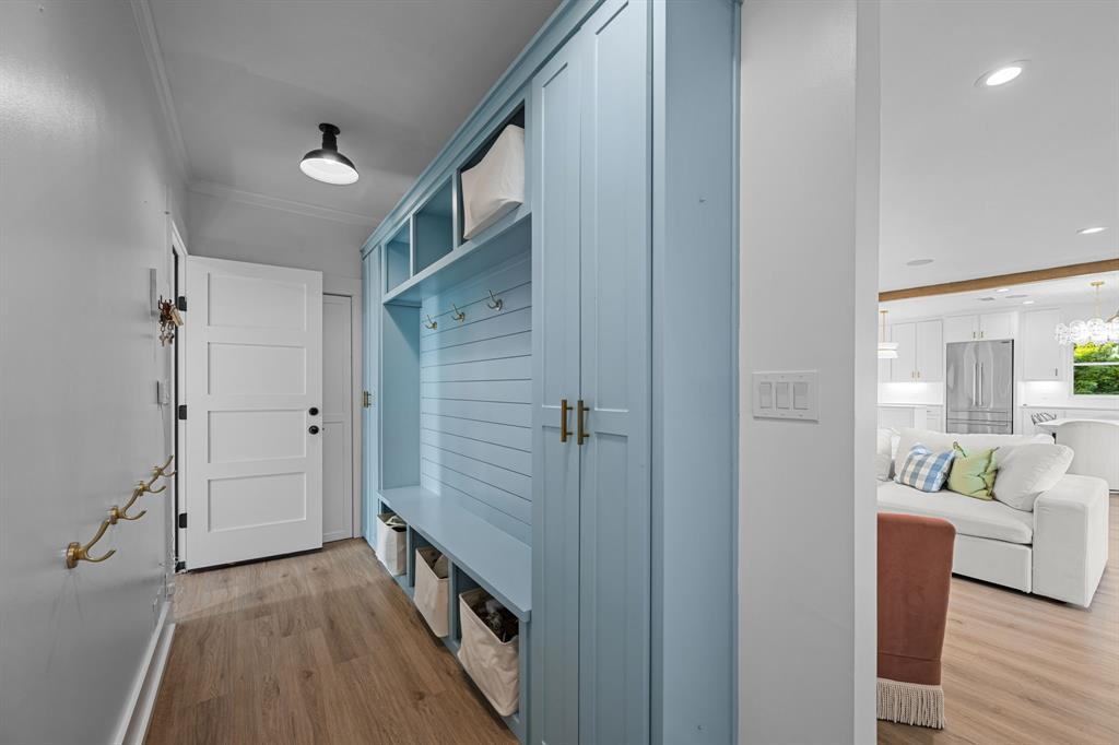 533 Camp Creek Road Rockwall, TX 75087 - Photo 17 of 38 Built-in mudroom make family organization a breeze!