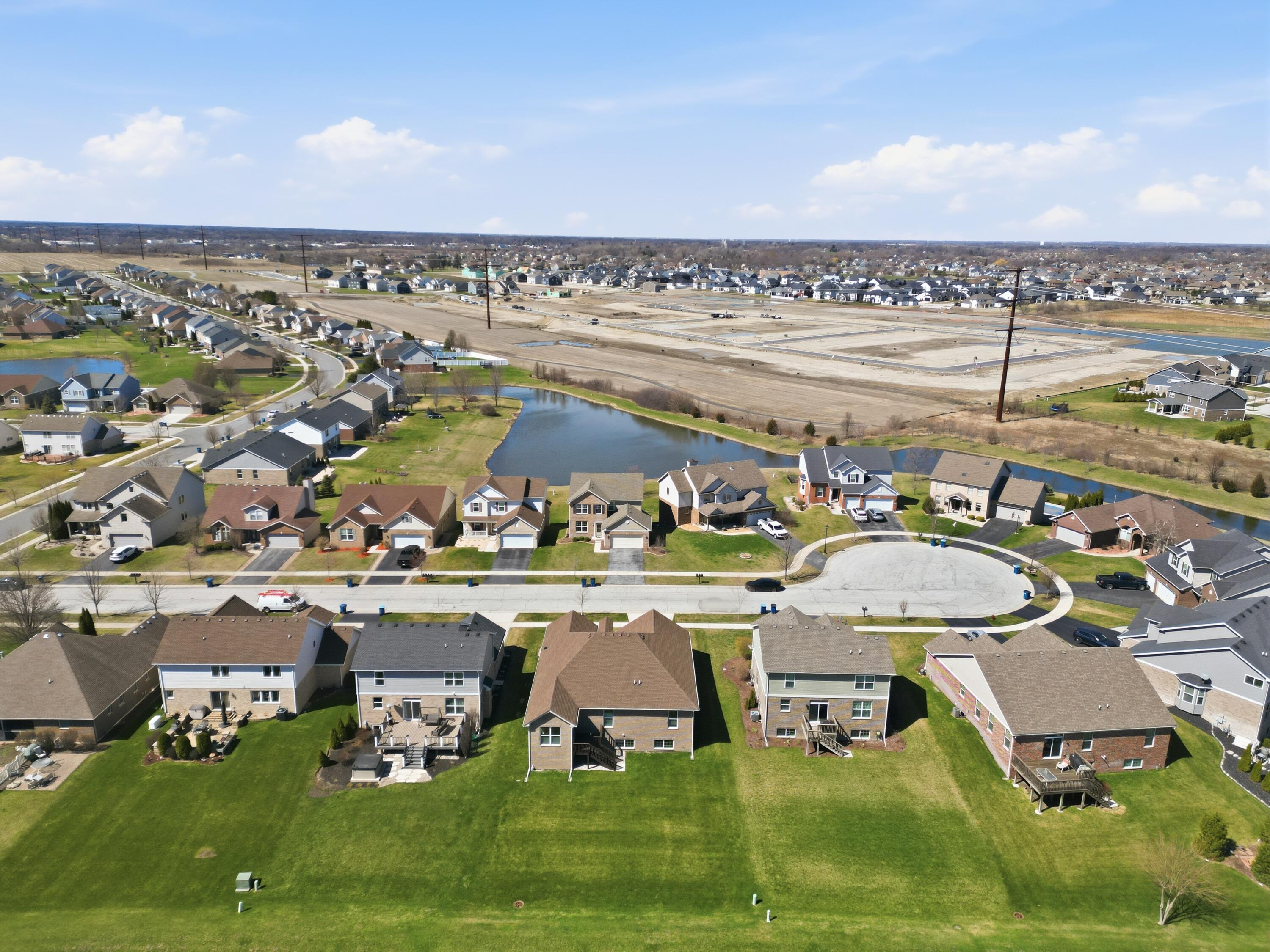 10322 Adler Cove St. John, IN 46373 - Photo 6 of 26 a view of a city