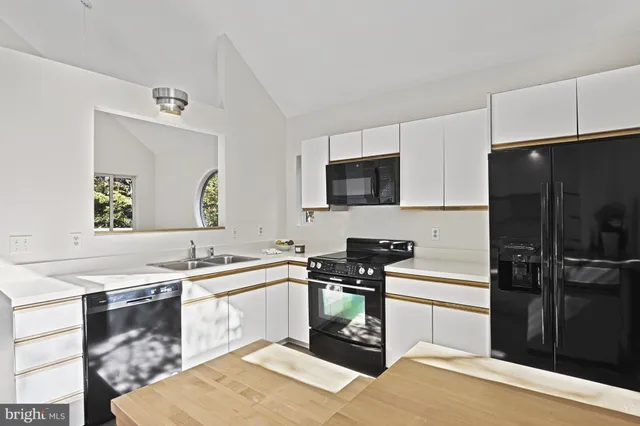 $1,000,000 | 11504 Turnbridge Lane, Reston, VA 20194