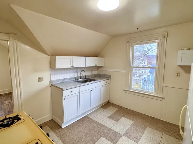 $1,150 | 58 New Litchfield Street, Unit U3, Torrington, CT 06790