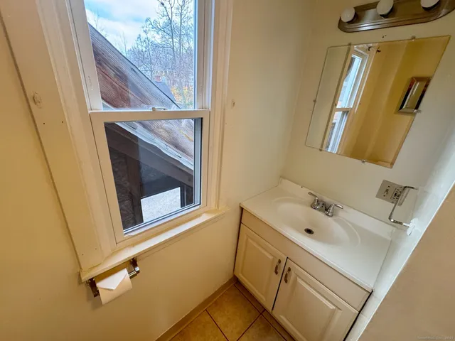 $1,150 | 58 New Litchfield Street, Unit U3, Torrington, CT 06790