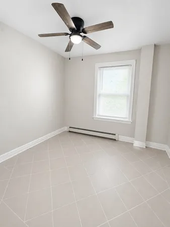 $1,950 | 4925 West Henderson Street, Unit 1, Chicago, IL 60641