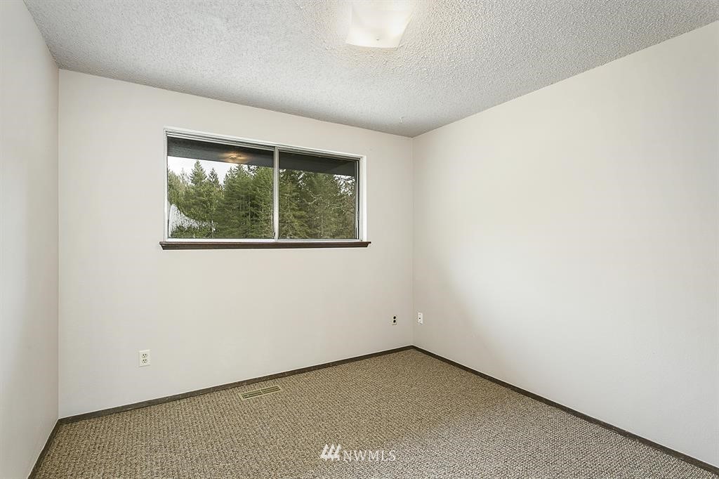 4630 Arvick Road Southeast Port Orchard, WA 98366 - Photo 11 of 19 Gallery Image 11