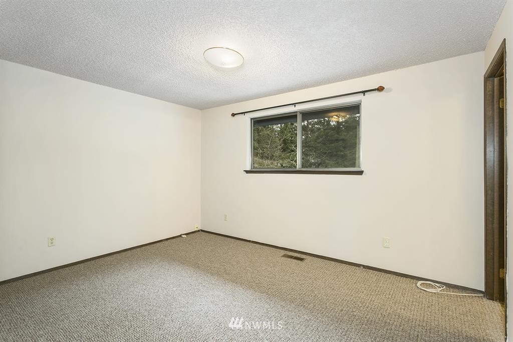 4630 Arvick Road Southeast Port Orchard, WA 98366 - Photo 8 of 19 Gallery Image 8