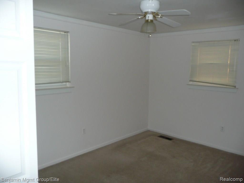 23676 Tuck Road Farmington Hills, MI 48336 - Photo 9 of 15